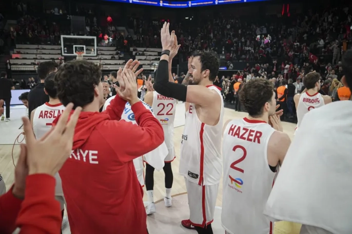 12 Dev Adam'dan nefes kesen zafer: Avrupa elemelerinde zirveye tırmandılar!