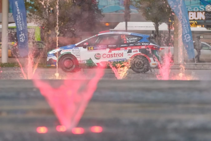 43. Kocaeli Rallisi, yarışmacılar için start aldı