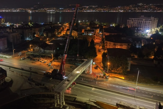 80 tonluk tabliye tek seferde monte edildi