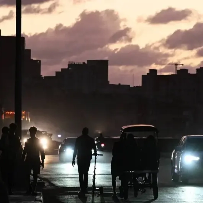 ABD ambargosu Küba'yı vurdu: Ülke genelinde büyük elektrik kesintisi!