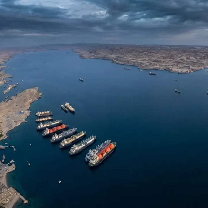 ABD'nin Hürmüz abluka kararına rağmen Çin tankeri geçiş yaptı