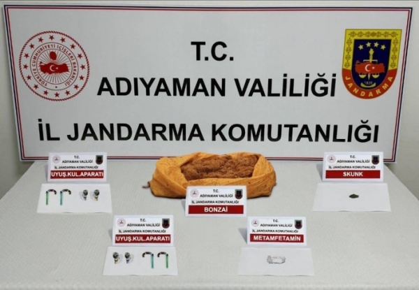 Adıyamanda uyuşturucu denetimlerinde 9 şahıs yakalandı
