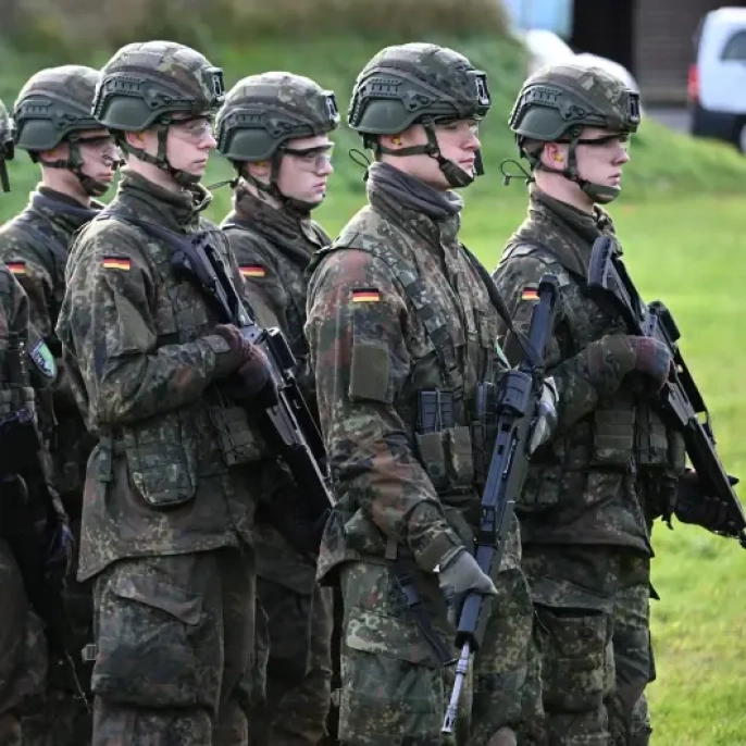 Almanya'da genç erkekler için yurt dışı çıkışı artık izne bağlı