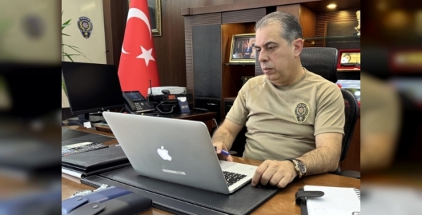 Ardahan İl Emniyet Müdürü Tüzün, AA'nın 'Yılın Kareleri' oylamasında duygu dolu seçimler yaptı