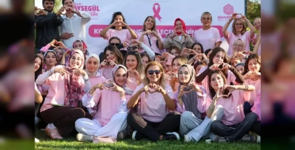 Bakırköy'de kadınlar yoga ile sağlığa dikkat çekti