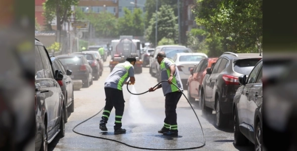 Bakırköy'de yaz temizliği: Başkan Ovalıoğlu mahalleleri karış karış denetliyor