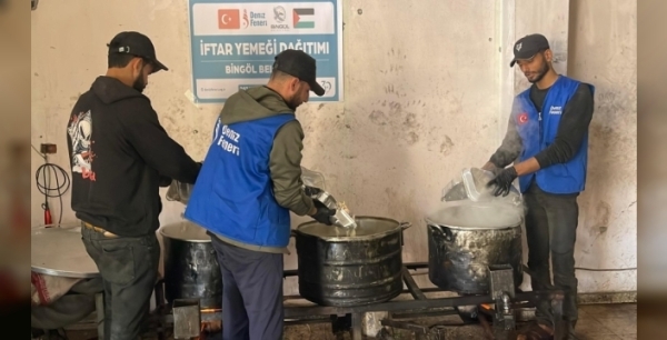 Bingöl Belediyesi, Gazze'de her gün 1000 kişiye iftar veriyor