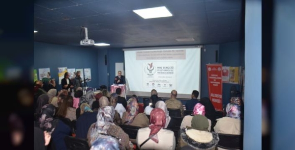Bulanık'ta bağımlılıkla mücadelede ailelerin rolü konuşuldu