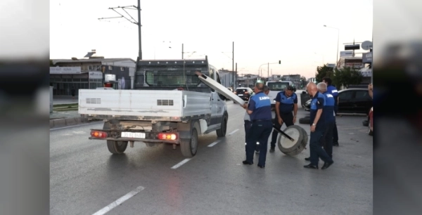 Çiğli'de zabıta denetimi: Kaldırımlar ve pazarlarda düzen sağlanıyor