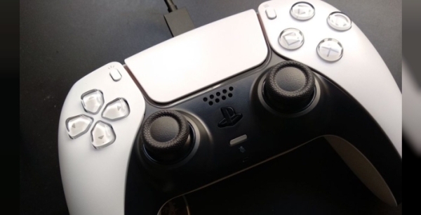 DualSense kontrolcüsünde devrim: Pil ömrü uzuyor, konsollarda yeni soğutma sistemi!