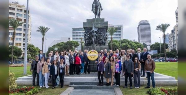 Ege Diş hekimleri, Atatürk Anıtı’nda bir araya geldi