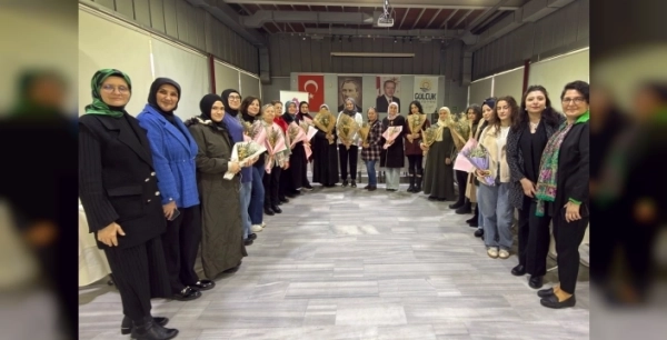 Gölcük'te kadınlar çiçeklerle buluştu, sanata doydu!