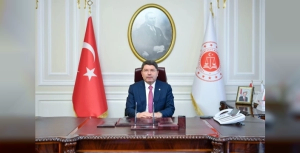 Hakim ve savcı adaylarının heyecanlı bekleyişi sürüyor: Yardımcılık sınavı başladı