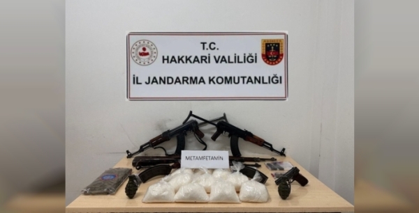 Hakkari'de nefes kesen operasyon: Silah, mühimmat ve uyuşturucu şoku!