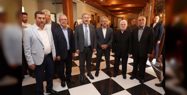 Hat sanatının incelikleri Kayseri'de bir araya geldi: 'Yazı Medeniyeti İslam Sanatları' sergisi açıldı