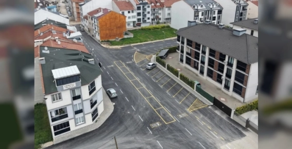 İnegöl'de asfalt çalışmaları tamamlandı, mahalle sakinlerine hayırlı olsun