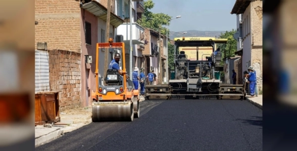 İzmir Büyükşehir Belediyesi'nden Küçük Menderes'te kapsamlı yol yenileme çalışmaları