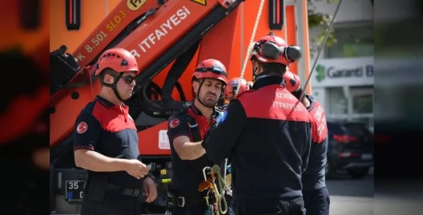 İzmir İtfaiyesi, acil durum tatbikatı gerçekleştirdi