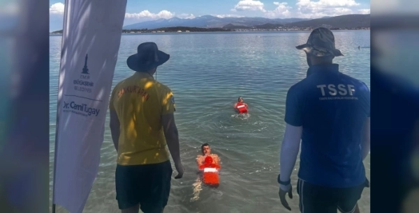 İzmir sahillerinde güvenlik için cankurtaran eğitimleri devam ediyor