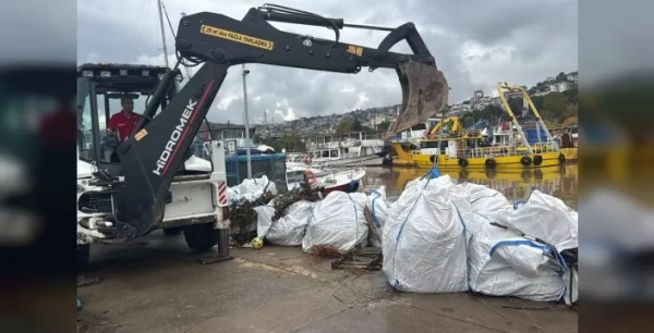 İzmit Körfezi'nde yağmur sonrası temizlik