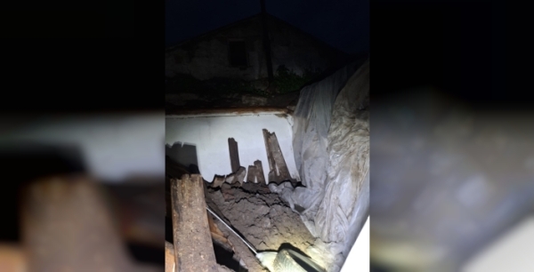 Kars'ta sağanak sele dönüştü: Evler yıkılıyor mu?