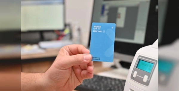 Manisa'da 15 binden fazla anne, ücretsiz ulaşım kartıyla hayata tutunuyor