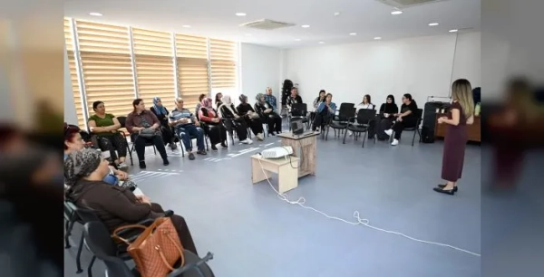 Mersin'de ailelere internet güvenliği eğitimi