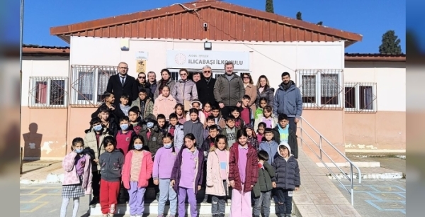 Okul bahçeleri fidanlarla yeşeriyor: Aydın'da çevre bilinci dersi