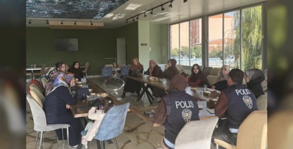 Oltu'da kadınlara bağımlılık ve dolandırıcılık semineri verildi