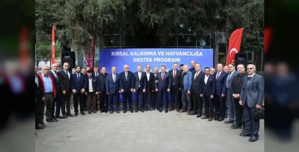 Trabzon'da 36 üreticiye 180 Karayaka koyunu dağıtıldı
