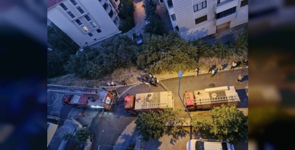 Tunceli'de yangın paniği: 5 katlı binanın çatısı alev alev yandı