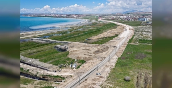 Van Gölü kıyısı yeniden şekilleniyor: Sahil yolu projesinde son etap hız kazandı