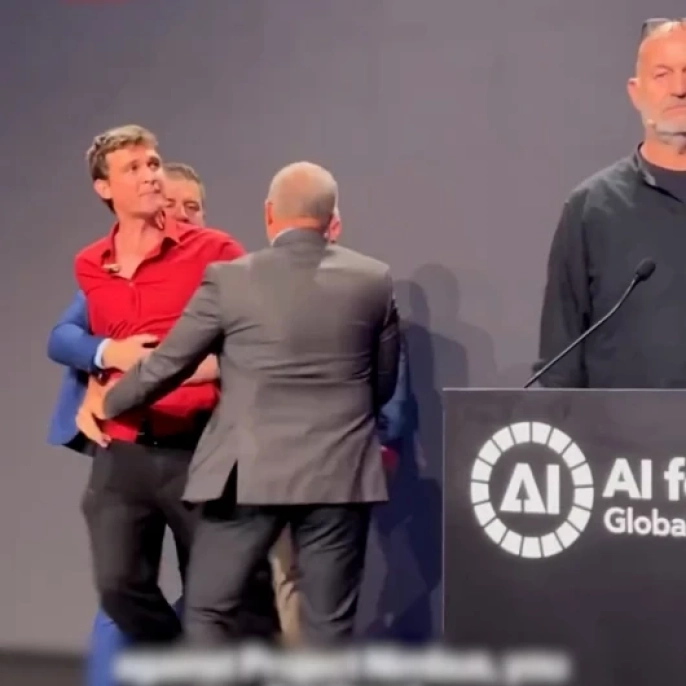 Amazon'a Filistin'den protesto: Masum insanları öldürmeye neden ortak oluyorsunuz?