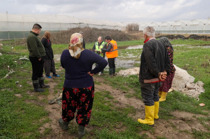 Antalya'da sel felaketinin ardından çiftçilere destek eli uzanıyor