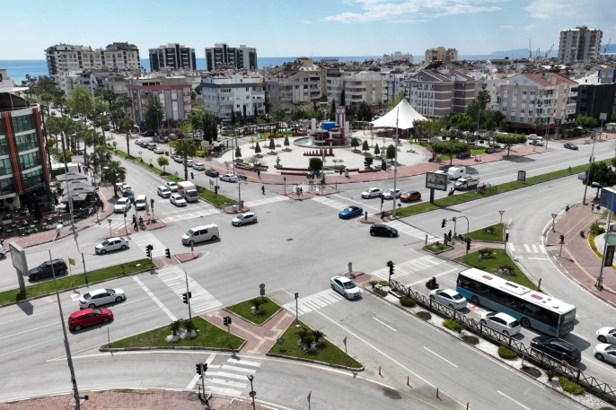 Antalya trafiği artık akıllı merkezden yönetiliyor: Anlık müdahalelerle yoğunluk azalıyor
