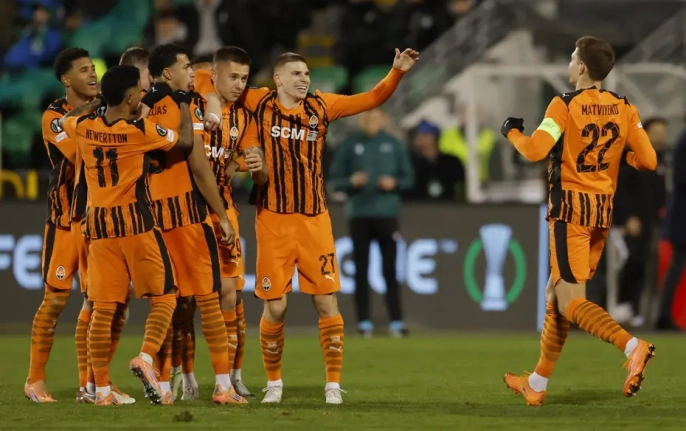 Arda Turan'ın Shakhtar'ı Konferans Ligi'nde ilk 8'e yükseldi