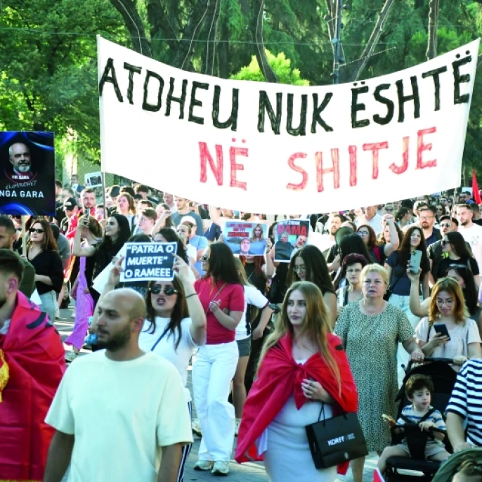 Arnavutluk'ta 'Epstein Adası' paniği: Halk sahillerini satmadıklarını haykırıyor