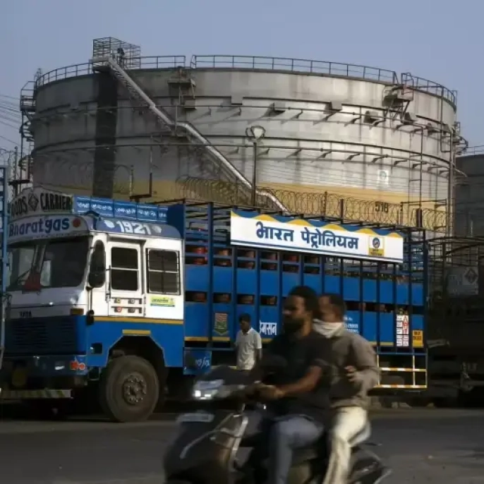 Asya'da hayat durma noktasına geldi: Yakıt karneyle dağıtılıyor, grevler yaygınlaşıyor