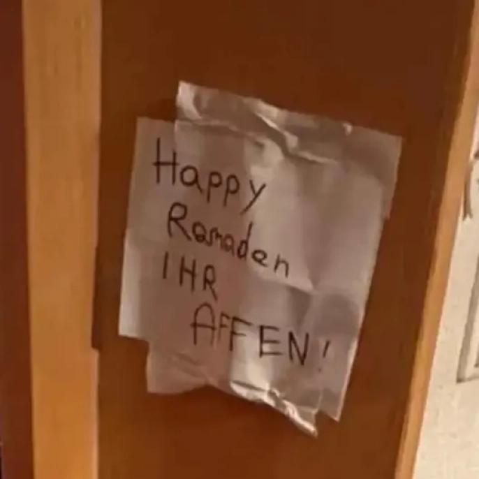 Avusturya'da skandal saldırı: Türk ailenin evine domuz kafası bırakıldı