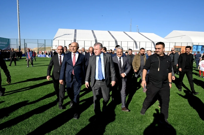 Bakan Bak, Malatya'daki yeni spor tesisini inceledi