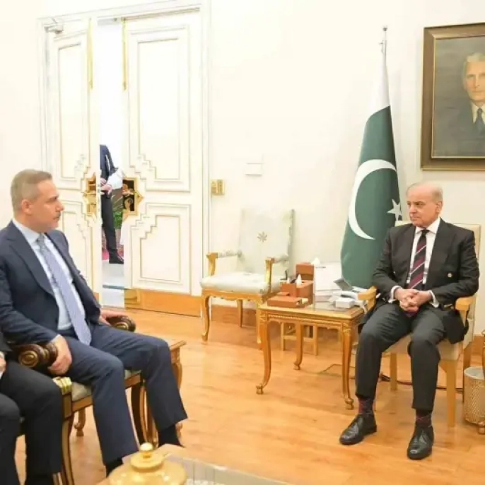 Bakan Fidan, Pakistan Başbakanı Şerif ile ateşkese yönelik görüşmeler yaptı