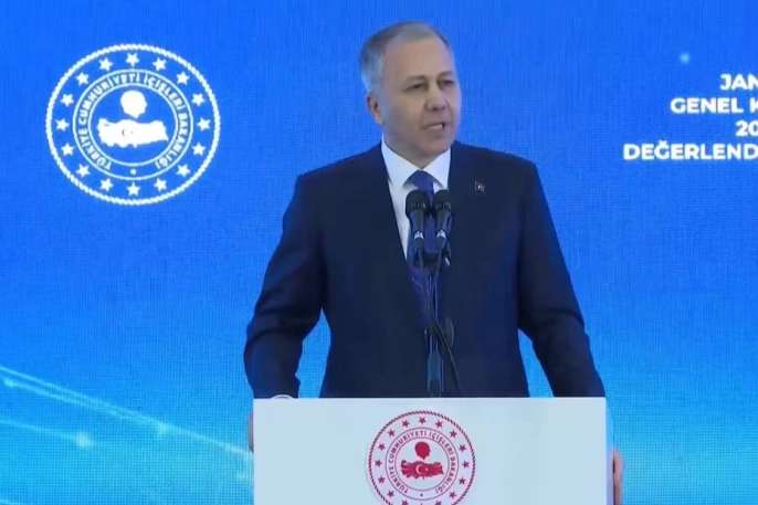 Bakan Yerlikaya'dan sert tepki: Jandarmaya hakaret edenler bedelini ödeyecek!