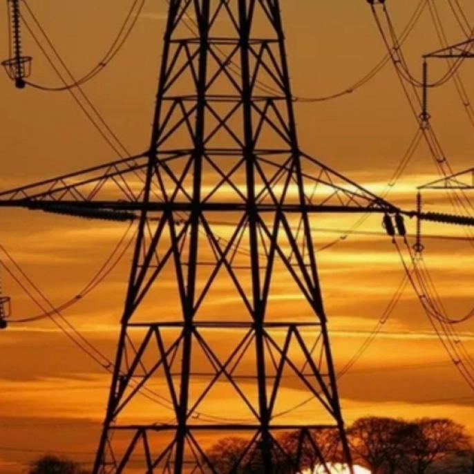 Berlin'de korkutan yangın: 50 bin hane karanlıkta kaldı, kundaklama şüphesi!