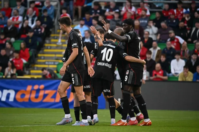 Beşiktaş, Trabzonspor deplasmanına Rafa Silva'sız gidiyor, 4 eksikle zorlu sınav!