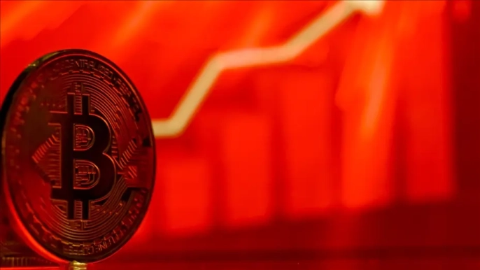 Bitcoin'de şok düşüş: 70 bin dolar altı tehlikesi yeniden kapıda!