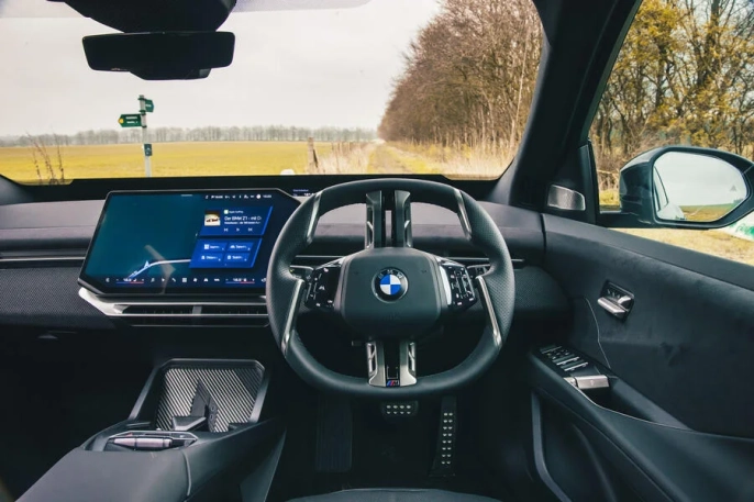 BMW, yeni modellerinde fiziksel düğmeleri azaltıyor - 2