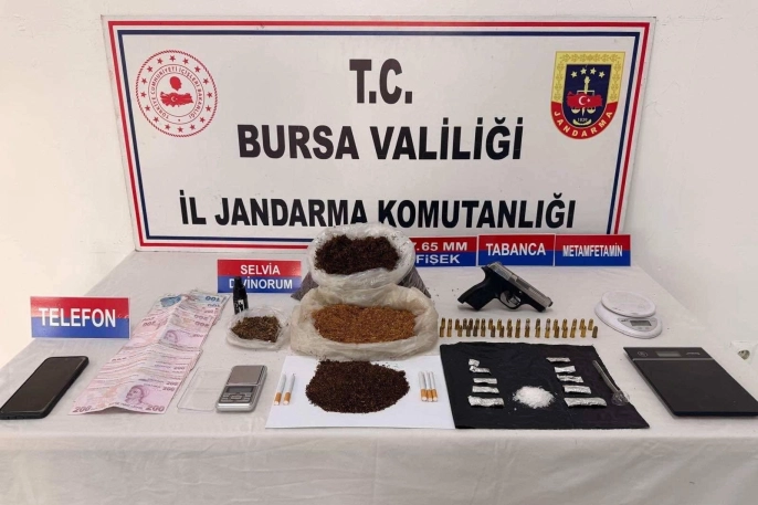 Bursa'da büyük operasyon: 1 kilo uyuşturucu ve silahlar ele geçirildi!