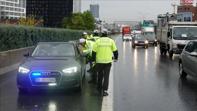 Çakar lambası cezalarına Anayasa Mahkemesi'nden iptal kararı: Araç sahipleri dikkat!