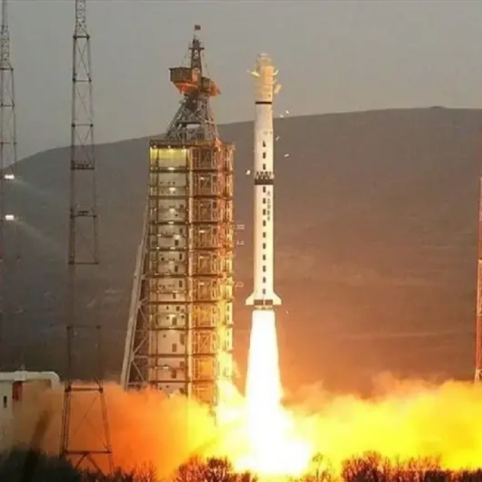 Çin, Cielong-3 roketiyle denizden 10 uydu fırlattı