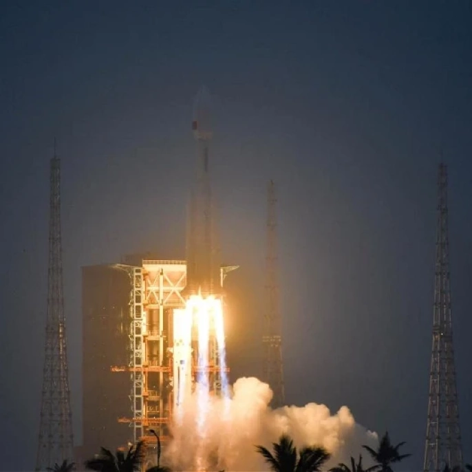 Çin, SpaceX'e rakip olacak 18 internet uydusunu uzaya gönderdi